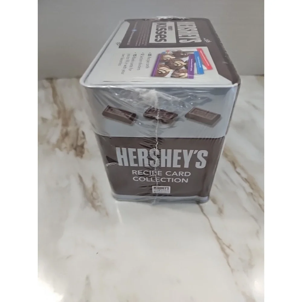 Hershey's  2021 Recipe Card Collection Tin Box NEW with 85 recipes 5 dividers